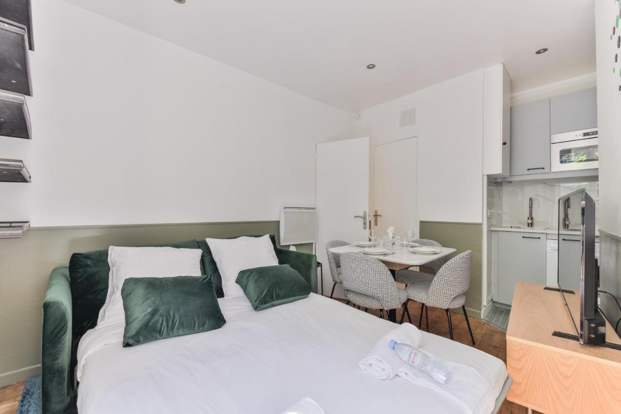Independant Flat: Canal St Martin&Trains Stations! Paris Bagian luar foto